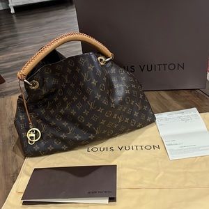 Louis Vuitton Artsy MM monogram